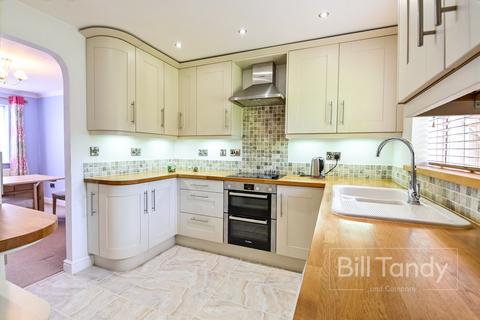 4 bedroom detached house for sale, Cornfield Drive, Lichfield, WS14