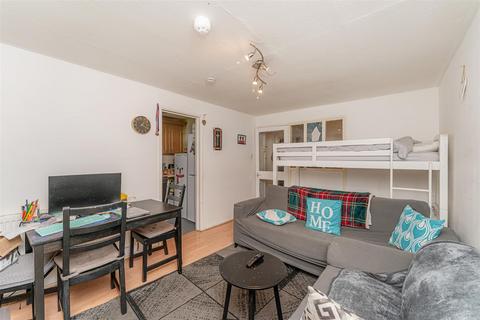 1 bedroom flat for sale, Hamilton Close, London