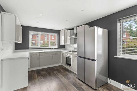 4 bedroom semi-detached house for sale, Bailey Avenue, Meon Vale, Stratford-Upon-Avon
