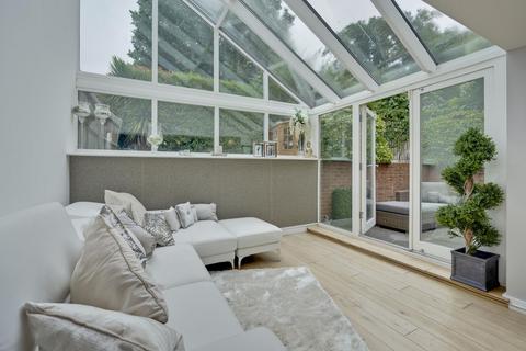 undefined, Acacia Road, Hampton TW12