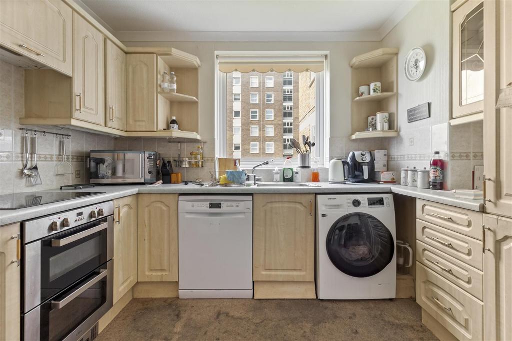 Balcombe Court, 3 005.jpg