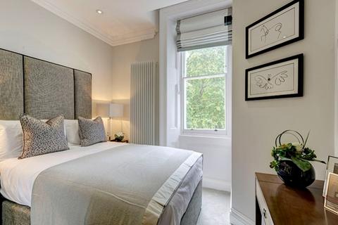 2 bedroom apartment to rent, Garden House, Kensington Gardens Square, London W2