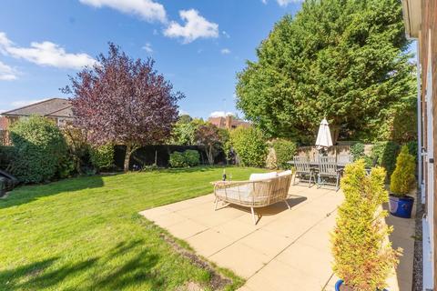undefined, Damask Close, Tring