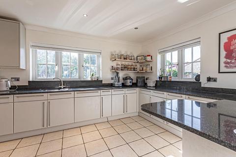 undefined, Damask Close, Tring