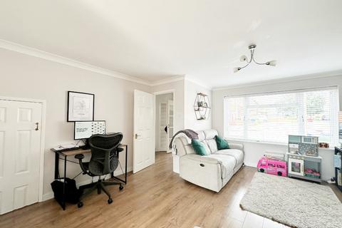 3 bedroom semi-detached house for sale, Alfonso Close, Aldershot, GU12