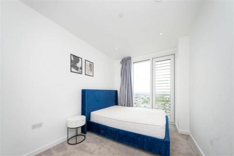 2 bedroom apartment to rent, Bouchon Point, Cendal Crescent, E1