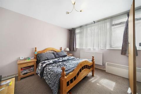 3 bedroom maisonette for sale, Bentham Walk, Neasden