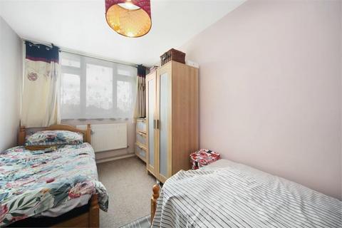 3 bedroom maisonette for sale, Bentham Walk, Neasden