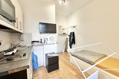 Studio to rent, Fernhead Road, London W9