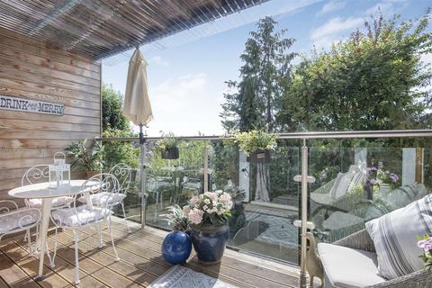 undefined, Grove Hill Close, Emmer Green, Reading