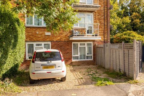 Avalon Court, Horley RH6
