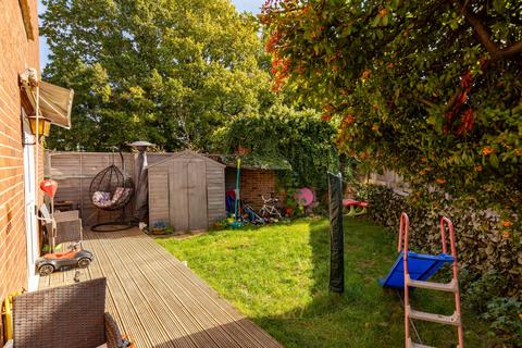 undefined, Avalon Court, Horley RH6