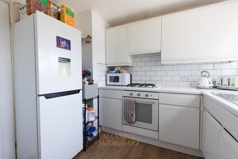 undefined, Avalon Court, Horley RH6