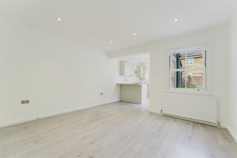 3 bedroom end of terrace house for sale, Bangors Road South, Iver SL0