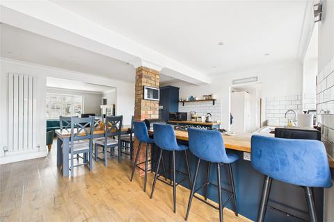 11 Grazeley Road, Three Mile Cross, Reading, RG7 1BL