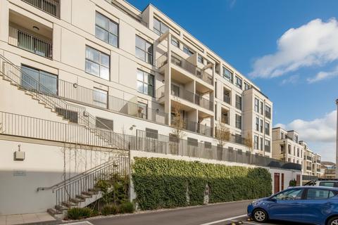 C104 Curie Fry House, College Gardens