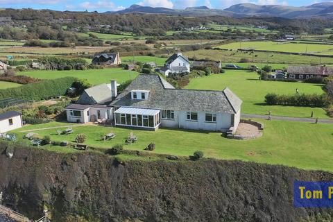 undefined, Gwynfa, Llandanwg