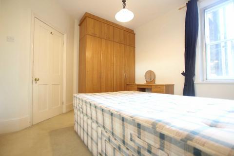 2 bedroom flat to rent, Vera Road, London SW6
