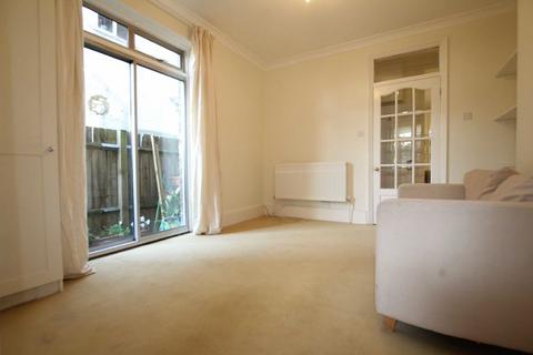2 bedroom flat to rent, Vera Road, London SW6