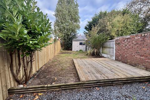 3 bedroom end of terrace house for sale, Powell Avenue, South Shore FY4