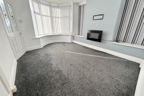 3 bedroom end of terrace house for sale, Powell Avenue, South Shore FY4