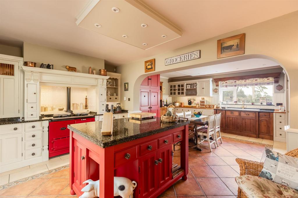 Kitchen/Breakfast Room