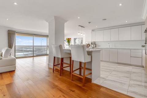 3 bedroom apartment for sale, The Leas, Westcliff-on-Sea SS0