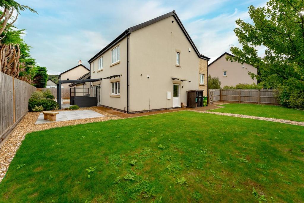 Q2 - Rear & side garden.jpeg