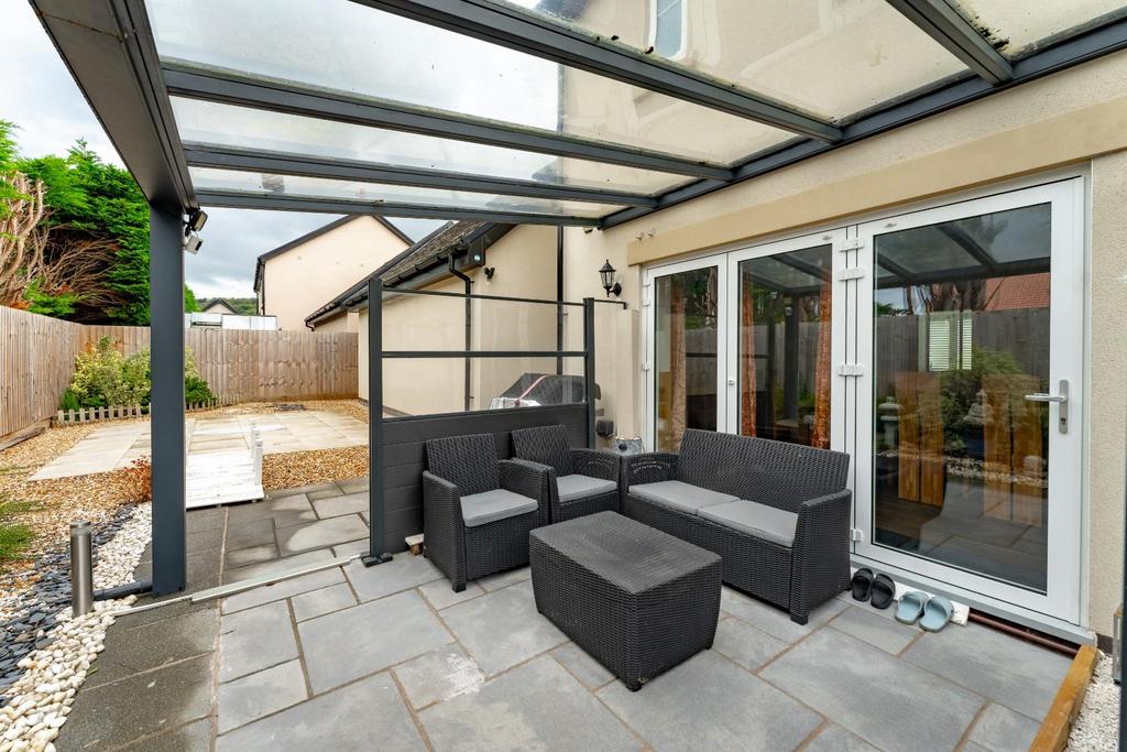 Q17 - patio.jpeg