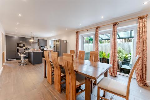 undefined, Modern executive home in Churchill