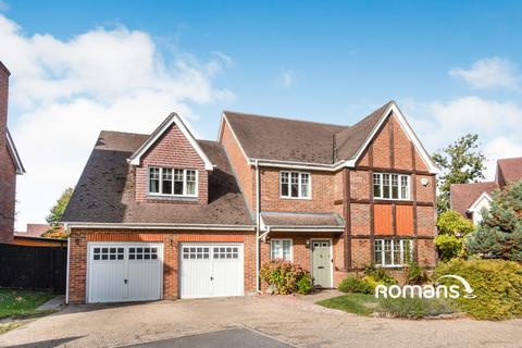 5 bedroom detached house to rent, Heckfield Drive, Fleet, Hampshire, GU51