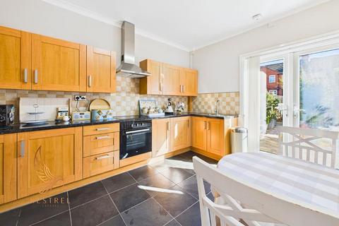 2 bedroom terraced house for sale, Ambler Street, Castleford WF10