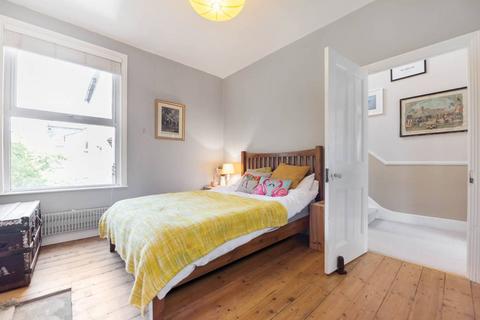 2 bedroom flat to rent, Marmion Road, Battersea, London, SW11