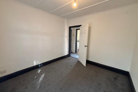 2 bedroom bungalow to rent, Tennyson Drive, Basildon, Essex, SS13