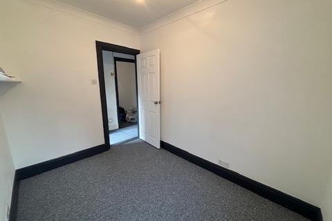 2 bedroom bungalow to rent, Tennyson Drive, Basildon, Essex, SS13