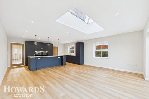 3 bedroom semi-detached house for sale, Chapel Road, Mutford