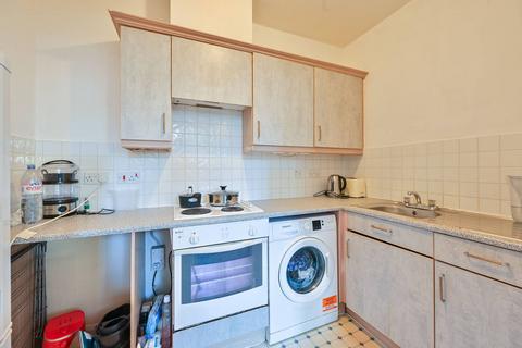 Newington Causeway, Elephant and Castle, London, SE1