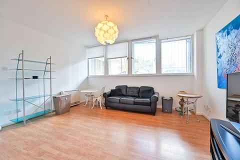 Newington Causeway, Elephant and Castle, London, SE1