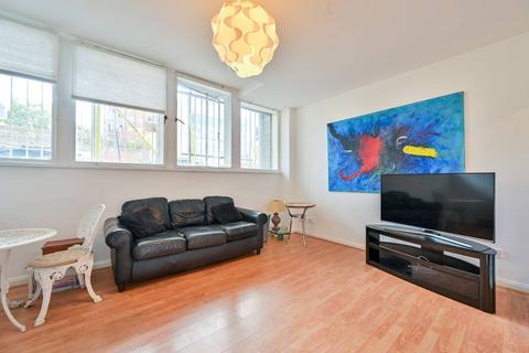 Newington Causeway, Elephant and Castle, London, SE1