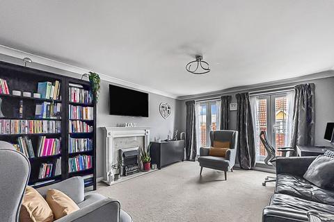 36 The Warren, Tuffley, Gloucester, GL4 0TT