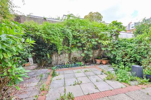 1 bedroom flat for sale, Boscombe Road, Shepherd's Bush, London, W12