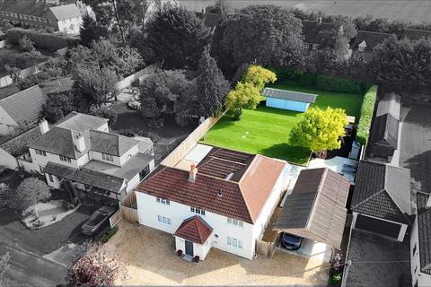 6 bedroom detached house for sale, Homecroft Drive, Uckington