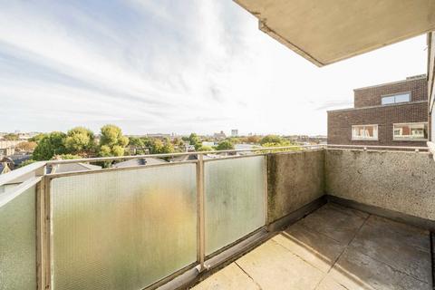 3 bedroom flat to rent, Warwick Gardens, London W14