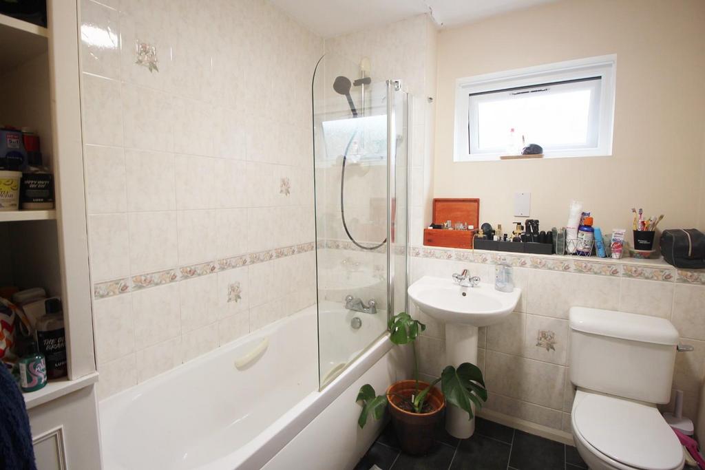Bathroom.JPG