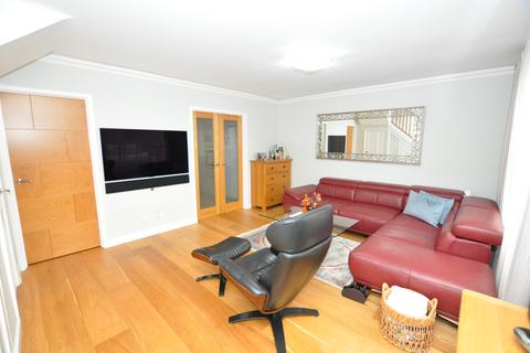 3 bedroom terraced house for sale, Horsecroft Road, Edgware HA8
