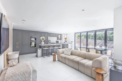 4 bedroom house for sale, Mining School Close, Newport NP11