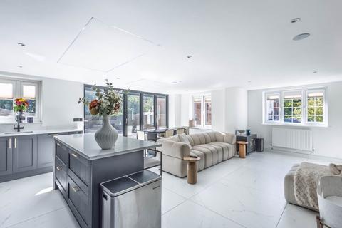 4 bedroom house for sale, Mining School Close, Newport NP11