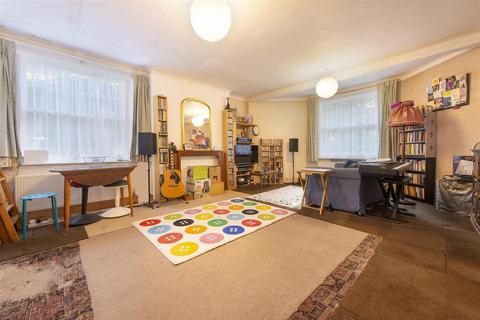 2 bedroom flat for sale, Carleton Rd
