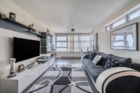 undefined, Sunbury-on-Thames,  Surrey,  TW16