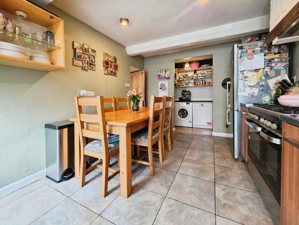 Pbox-dining room-343648.jpg